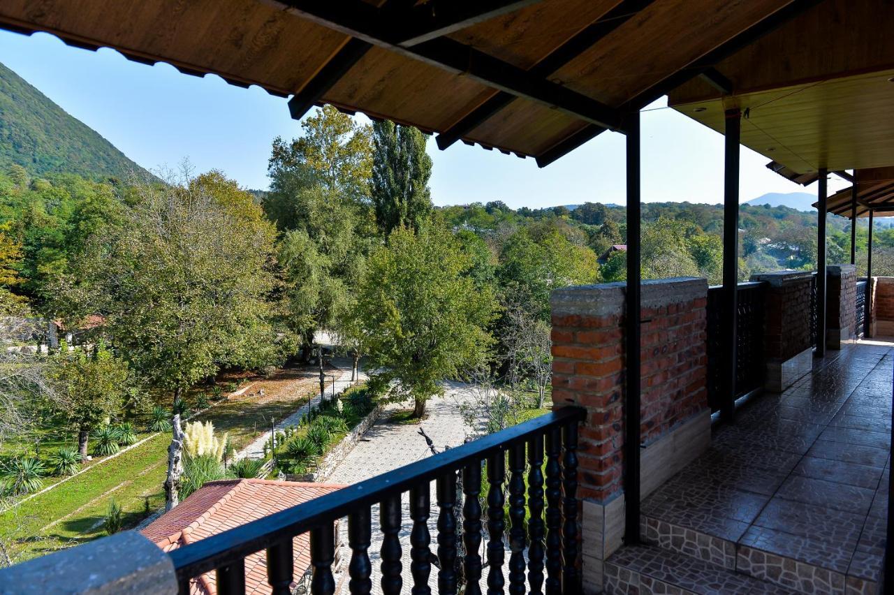 Chateau Chikovani Hotel Gordi Luaran gambar