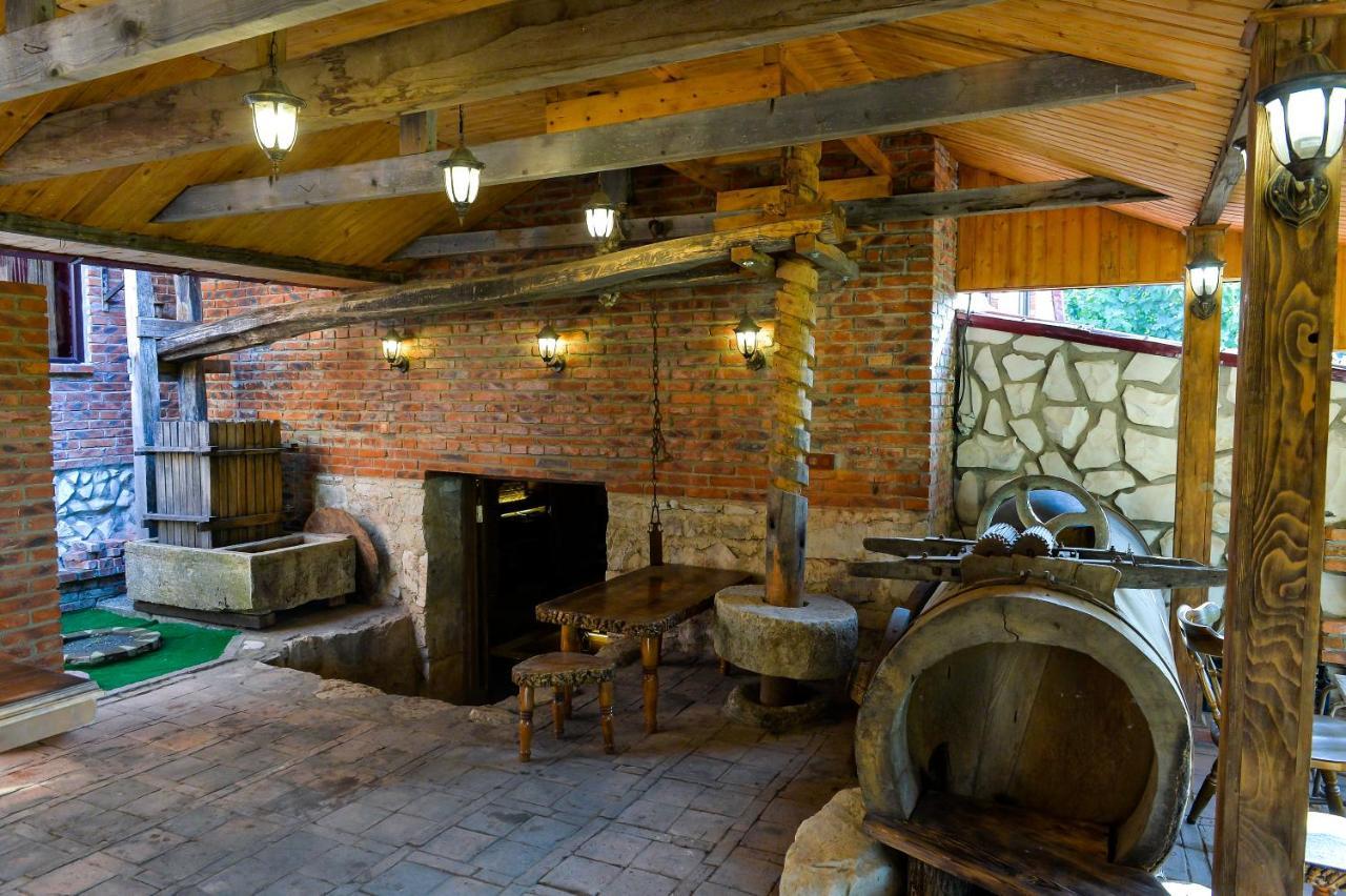 Chateau Chikovani Hotel Gordi Luaran gambar