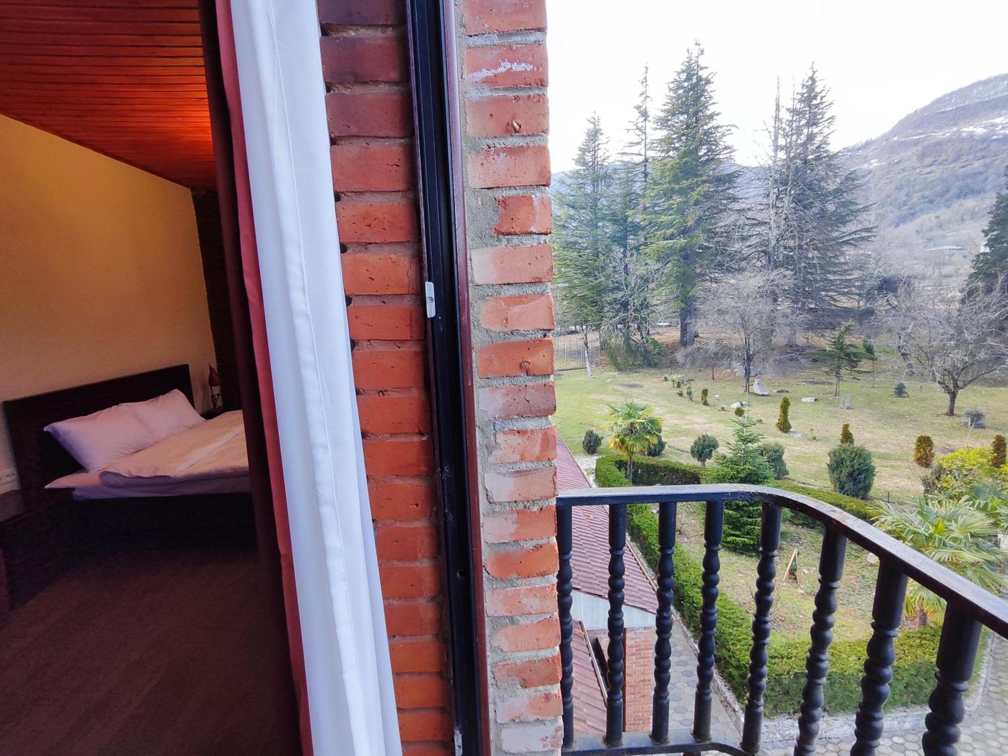 Chateau Chikovani Hotel Gordi Luaran gambar